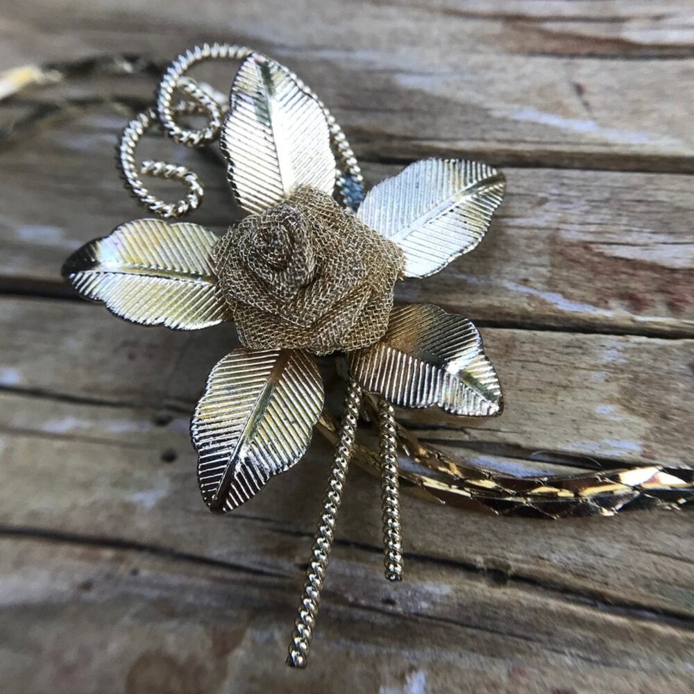Vintage gold tone flower slide lariat necklace - mesh gold tone rose slide